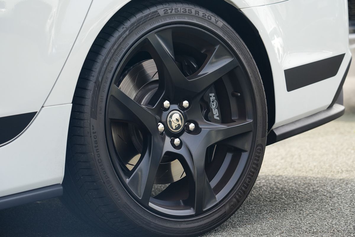 2016 Holden Special Vehicles Clubsport R8 SV Black GEN-F2