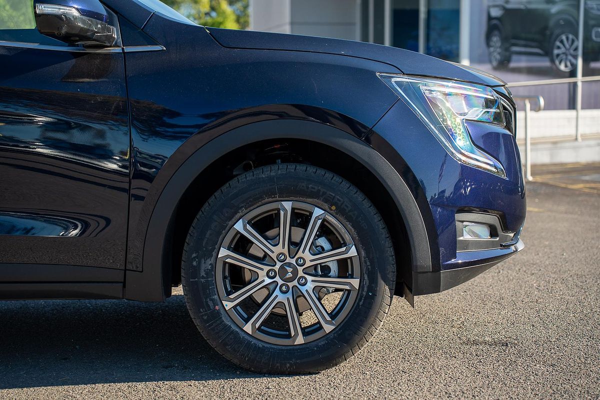 2024 Mahindra XUV700 AX7L