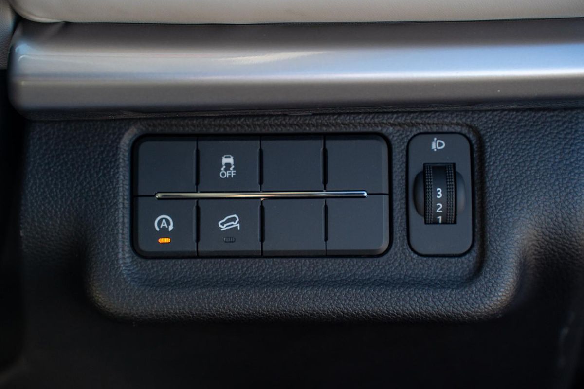 2024 Mahindra XUV700 AX7L