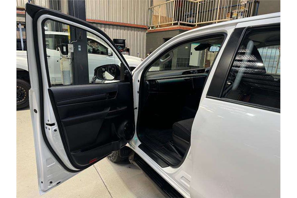 2020 Toyota Hilux SR GUN126R 4X4