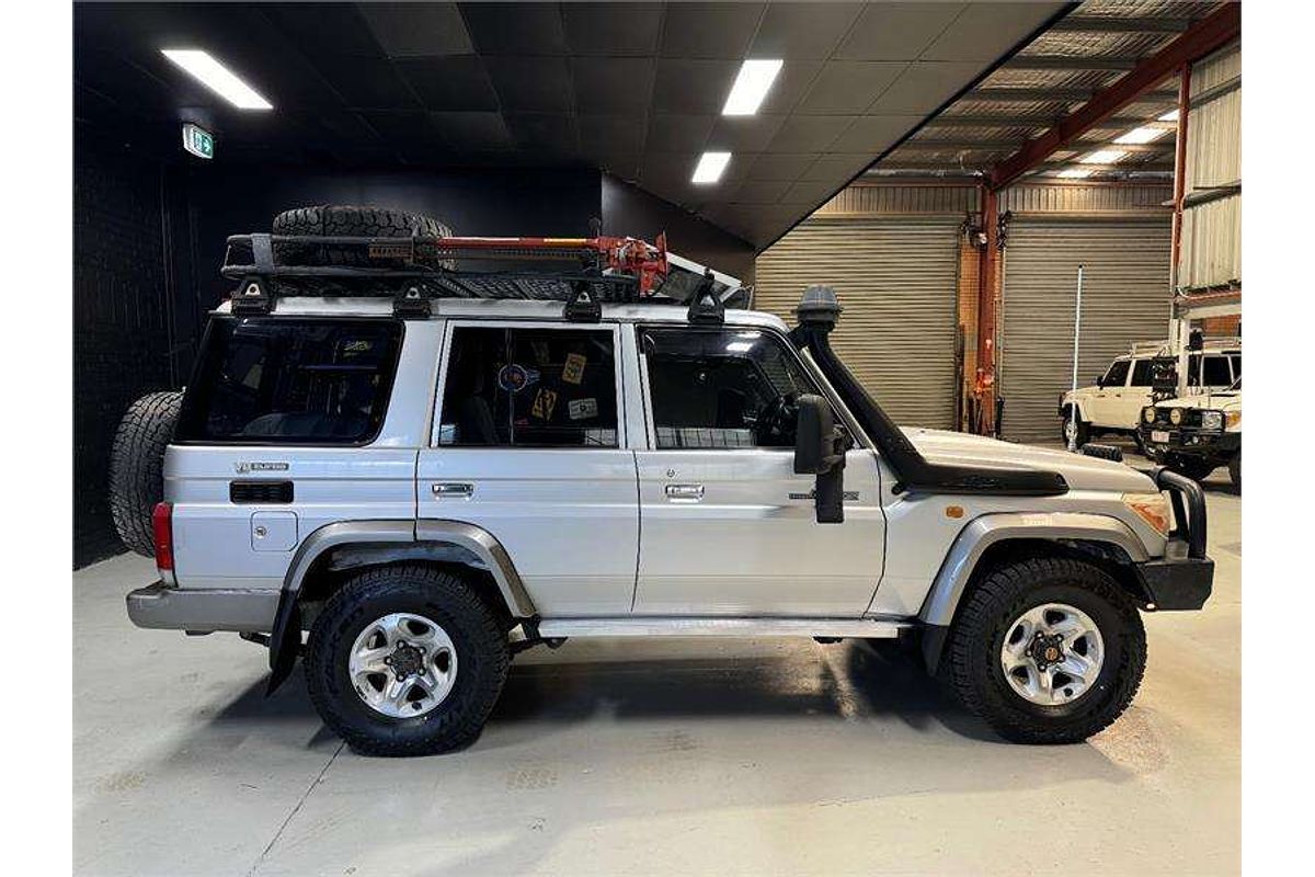 2011 Toyota Landcruiser GXL VDJ76R