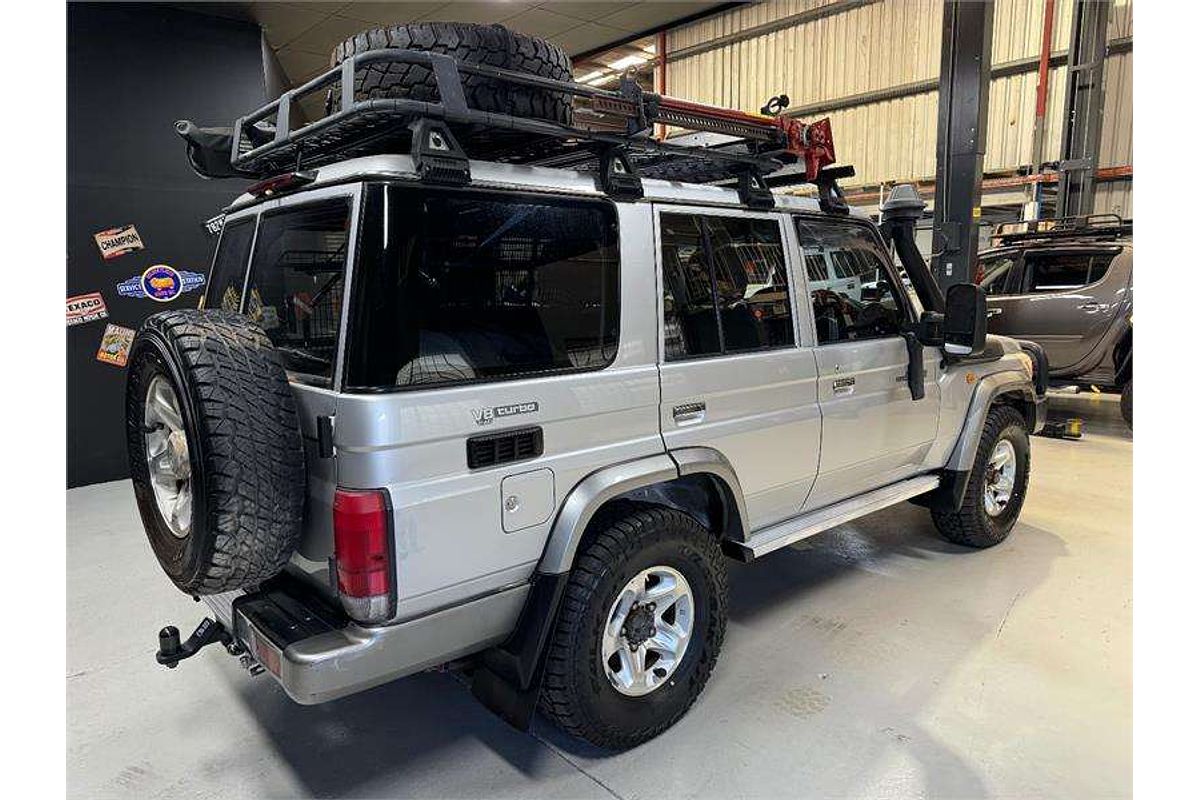 2011 Toyota Landcruiser GXL VDJ76R