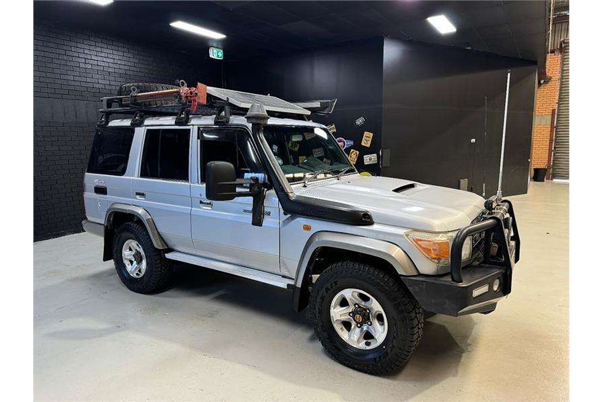 2011 Toyota Landcruiser GXL VDJ76R