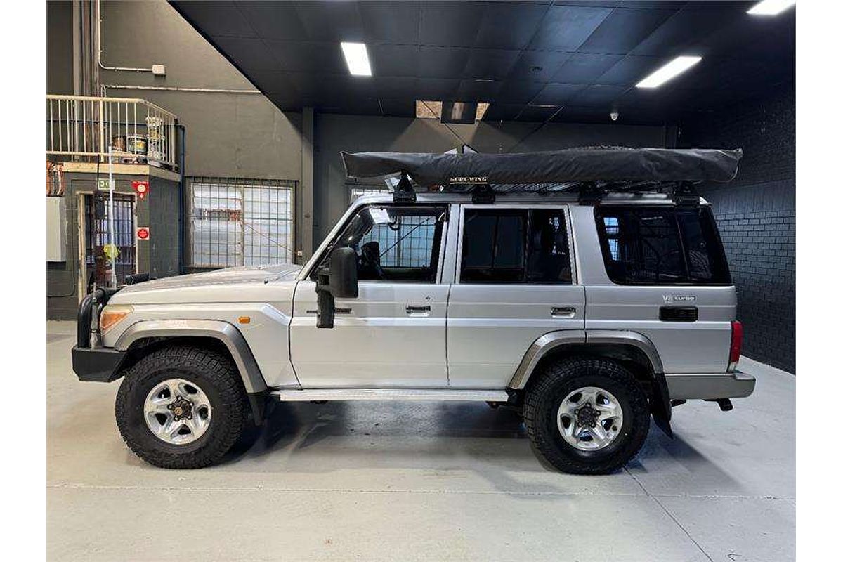 2011 Toyota Landcruiser GXL VDJ76R
