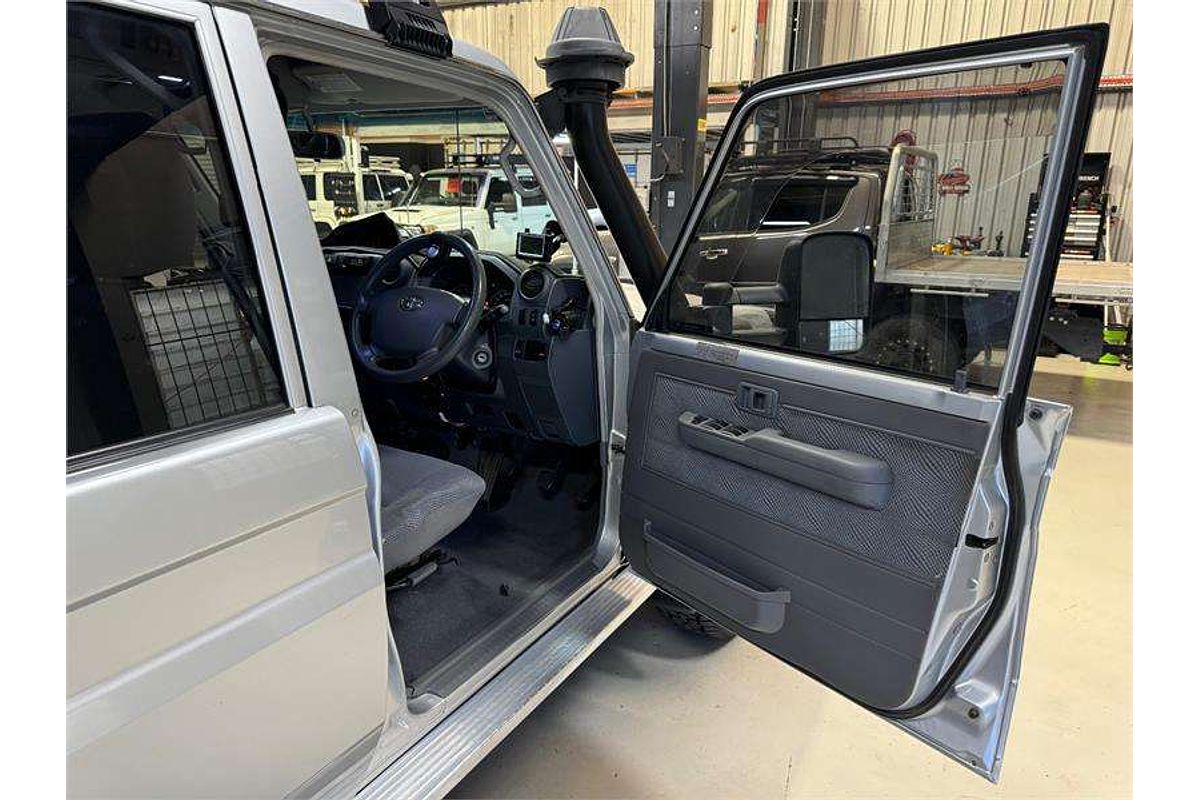 2011 Toyota Landcruiser GXL VDJ76R