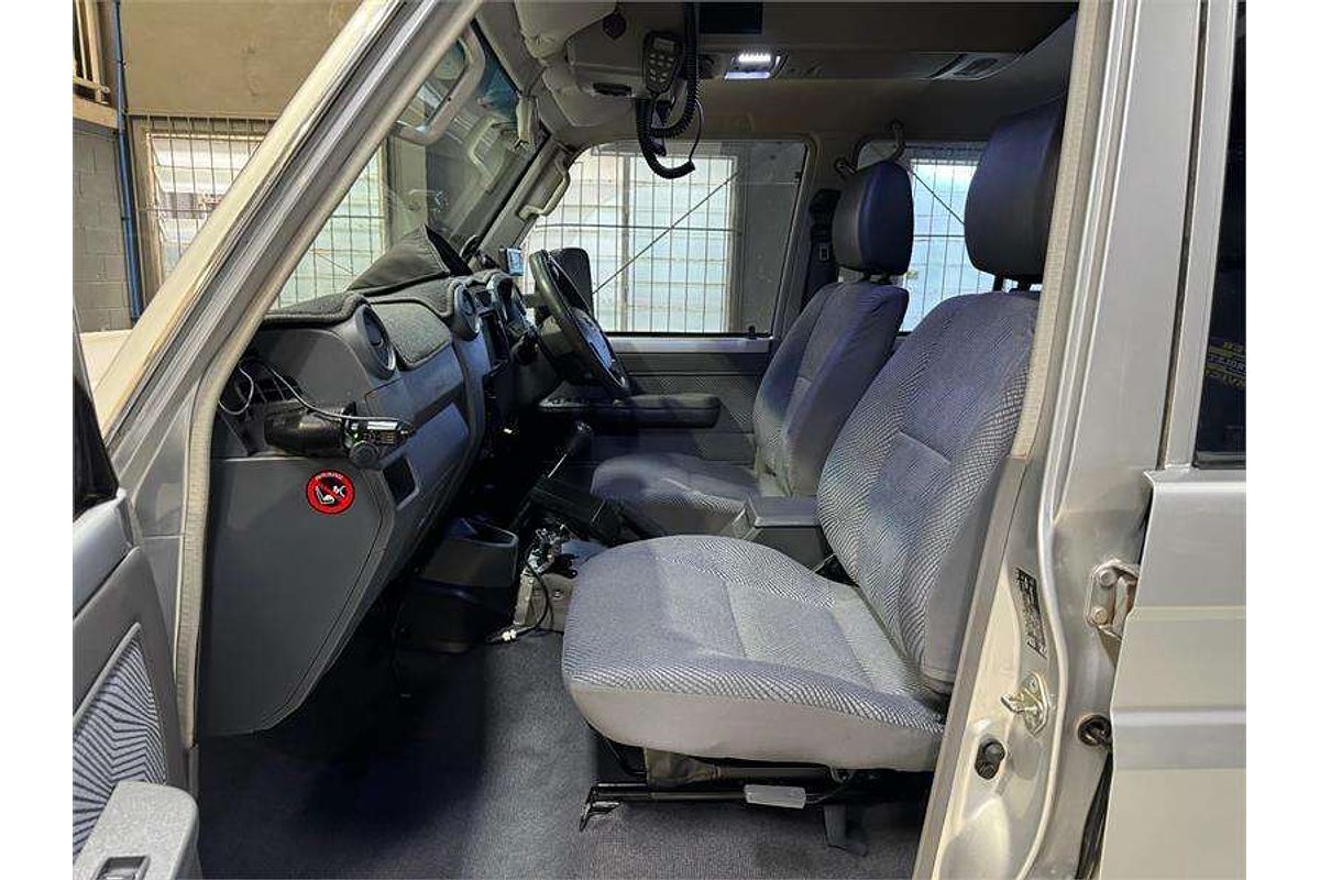 2011 Toyota Landcruiser GXL VDJ76R