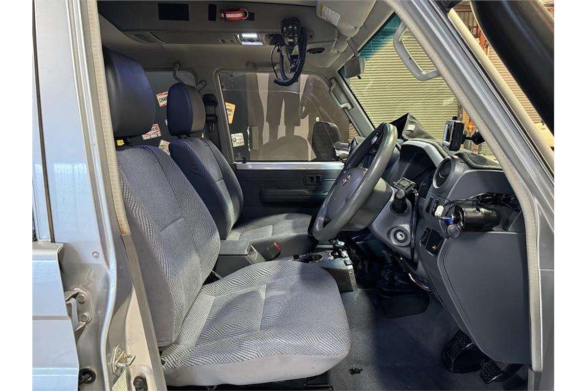 2011 Toyota Landcruiser GXL VDJ76R