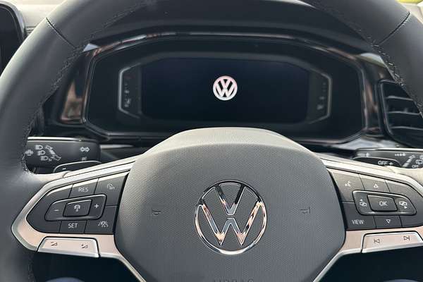 2024 Volkswagen T-Roc 140TSI R-Line D11