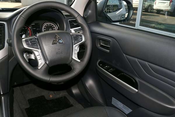2023 Mitsubishi Triton GLS MR 4X4