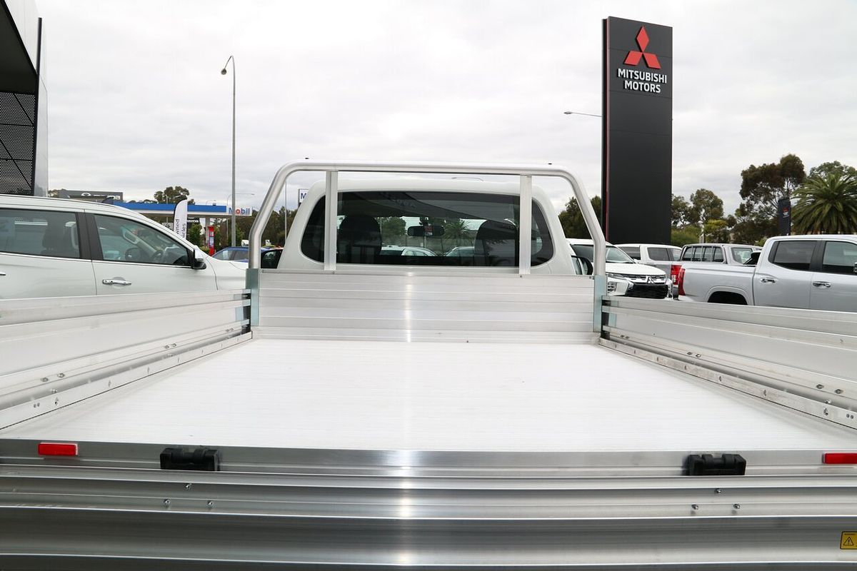 2024 Mitsubishi Triton GLX 4x2 MR MY23 RWD