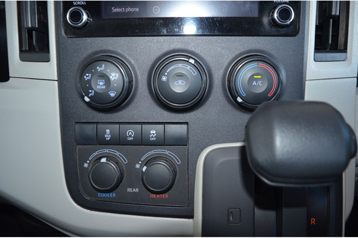 2019 Toyota Hiace Commuter GDH322R