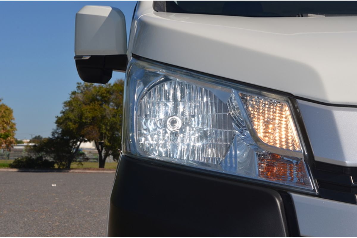 2019 Toyota Hiace Commuter GDH322R