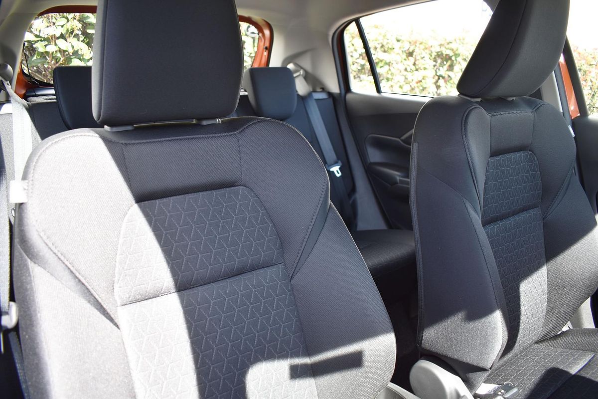 2024 Suzuki Swift Hybrid UZ