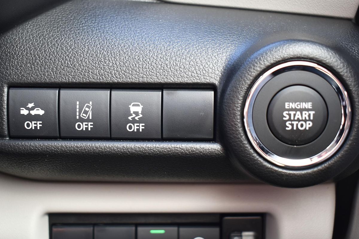 2024 Suzuki Swift Hybrid UZ
