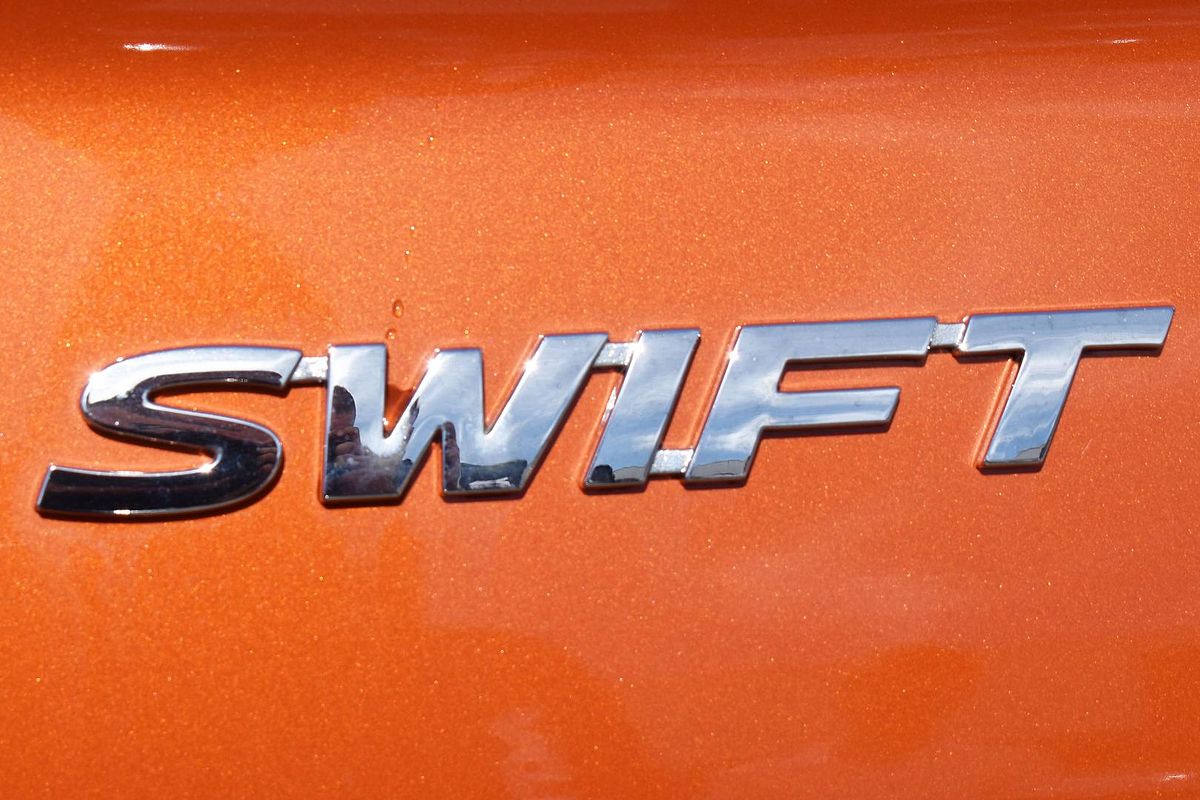 2024 Suzuki Swift Hybrid UZ