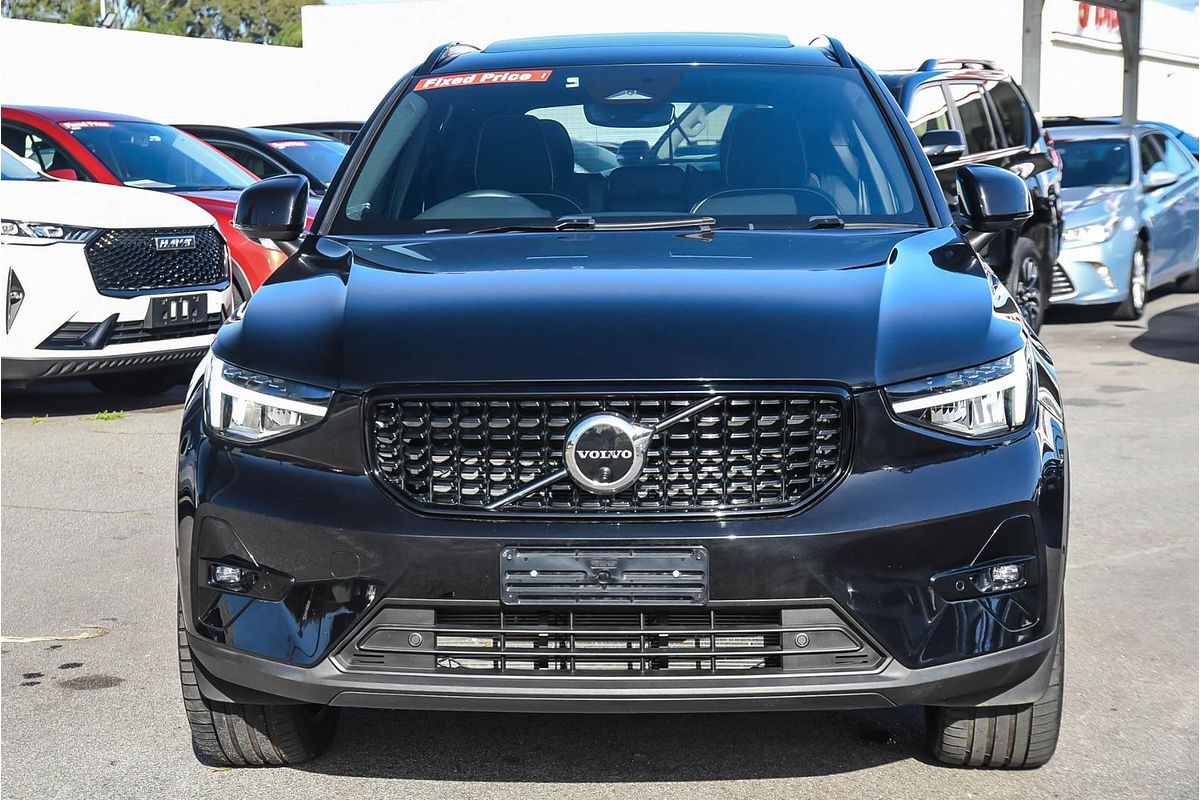 2022 Volvo XC40 Ultimate B5 Dark