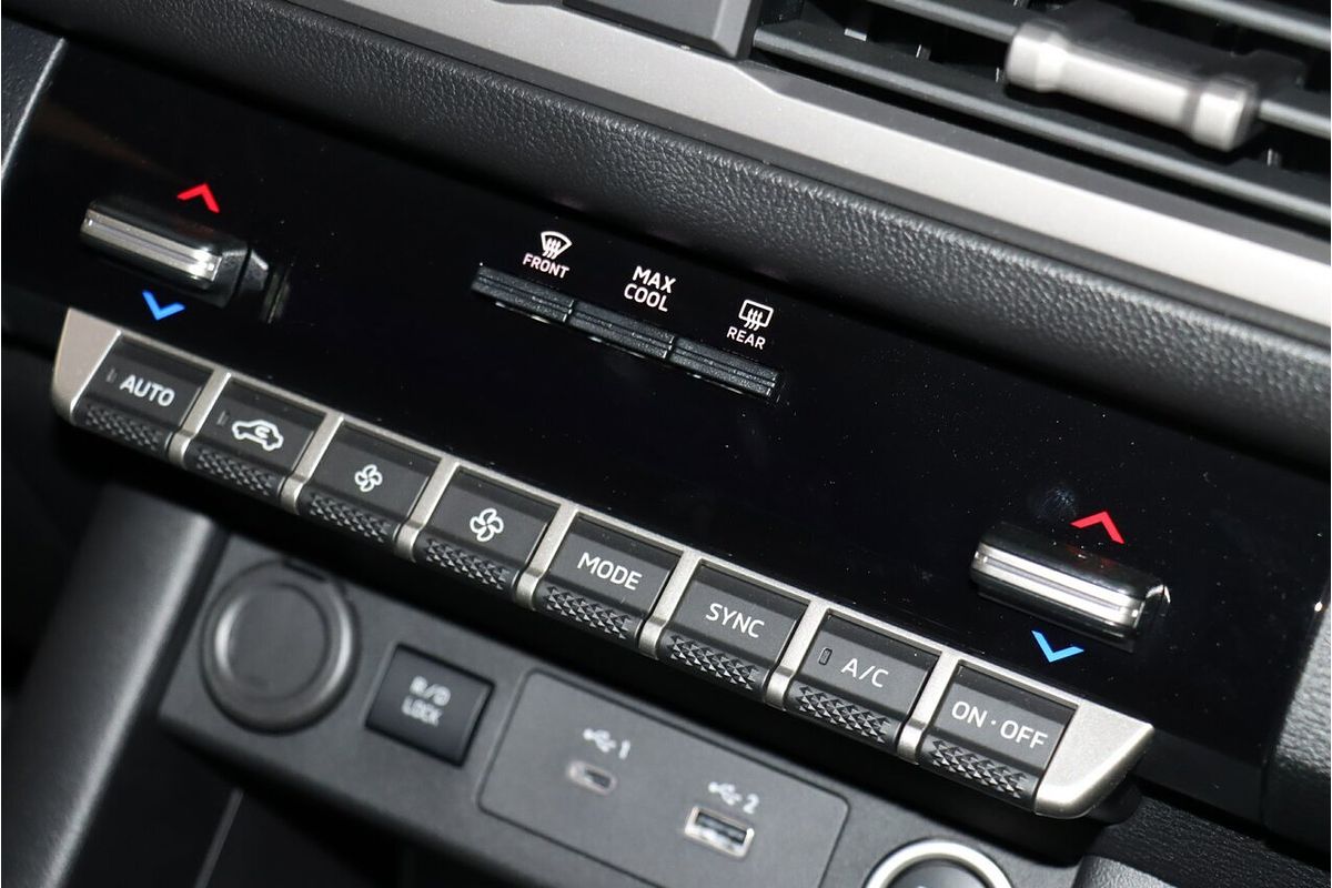 2024 Mitsubishi Triton GLS MV 4X4