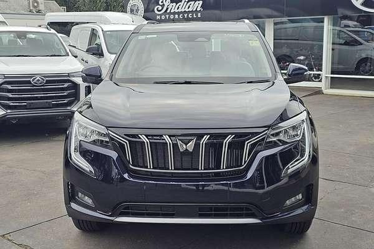 2024 Mahindra XUV700 AX7