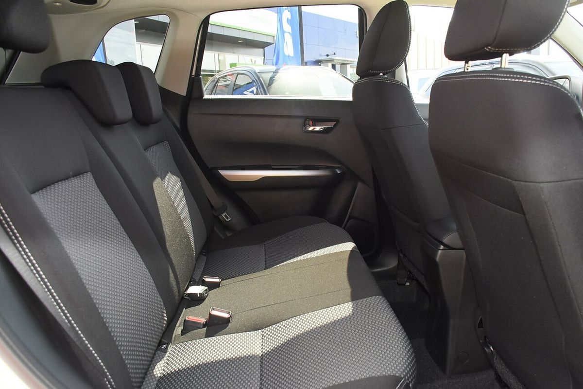 2023 Suzuki Vitara Shadow LY Series II