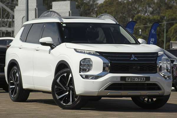 2023 Mitsubishi Outlander Exceed ZM