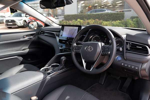 2024 Toyota Camry SL AXVH70R