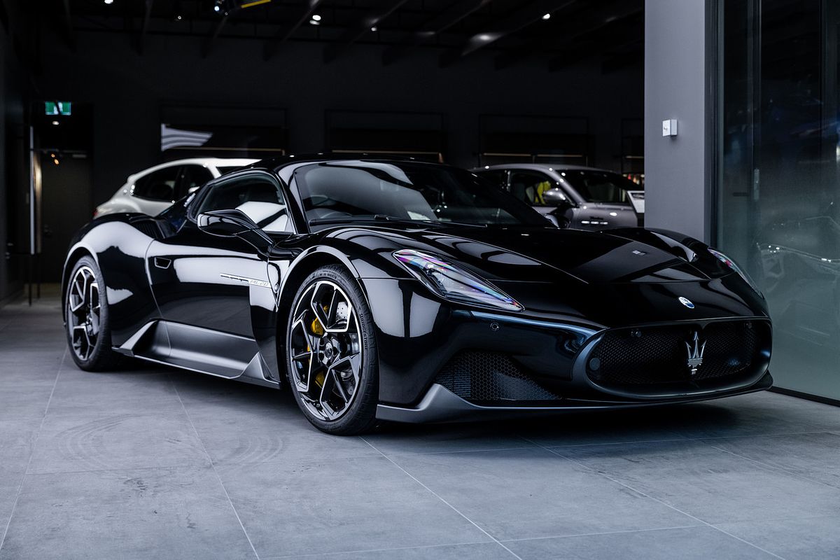 2022 Maserati MC20 M240