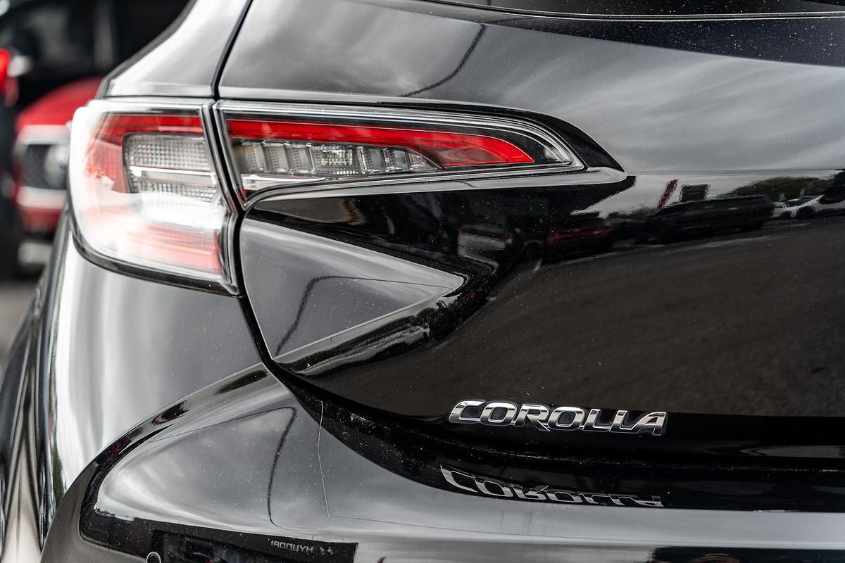 2019 Toyota Corolla ZR Hybrid ZWE211R