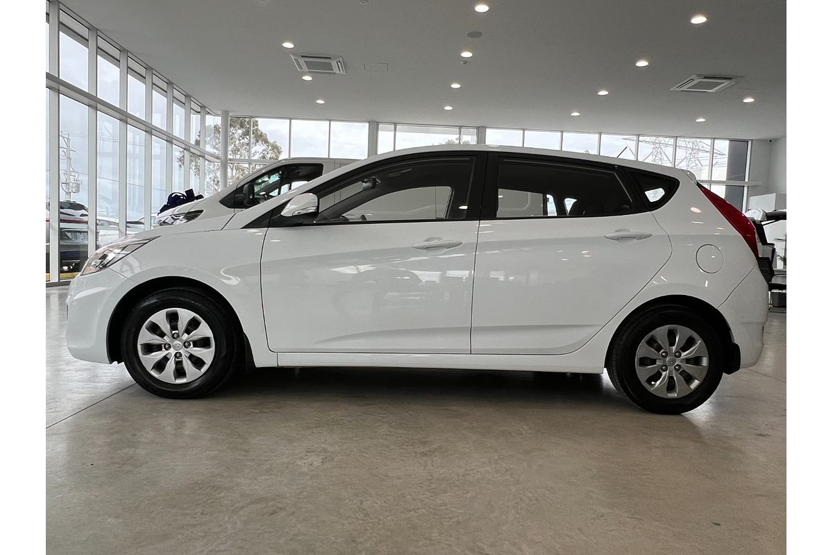 2016 Hyundai Accent Active RB4