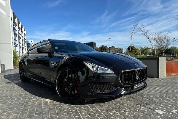 2018 Maserati Quattroporte GTS GranSport Nerissimo Edition M156