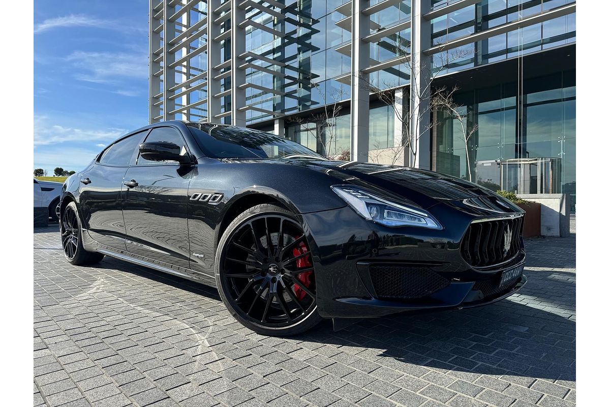 2018 Maserati Quattroporte GTS GranSport Nerissimo Edition M156