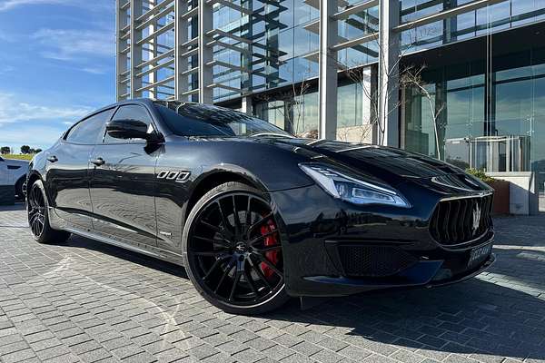 2018 Maserati Quattroporte GTS GranSport Nerissimo Edition M156