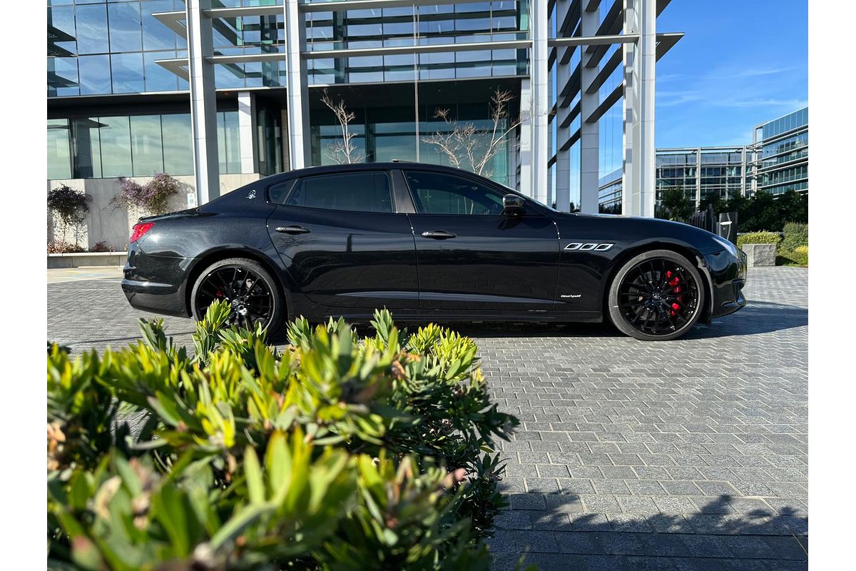 2018 Maserati Quattroporte GTS GranSport Nerissimo Edition M156