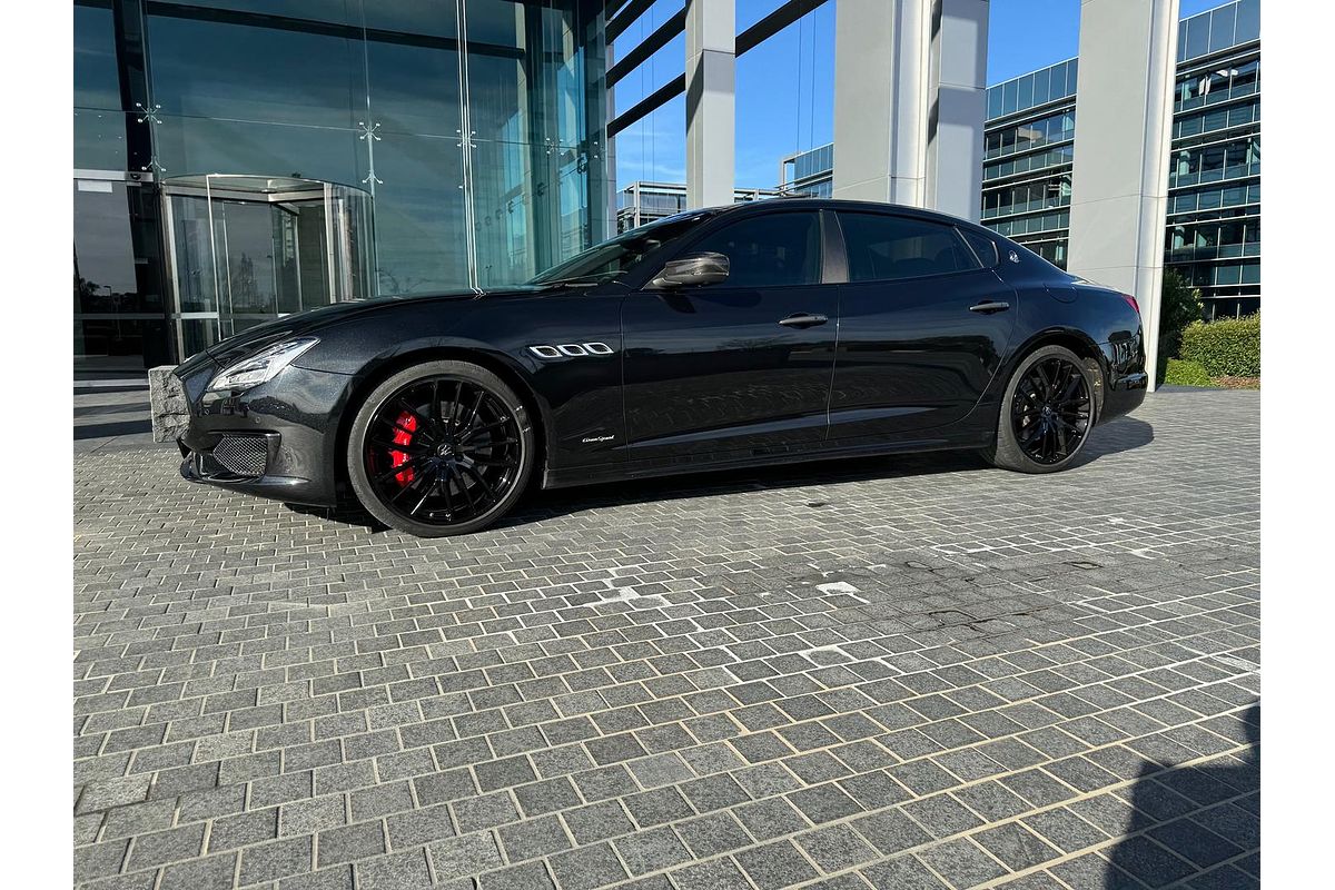 2018 Maserati Quattroporte GTS GranSport Nerissimo Edition M156