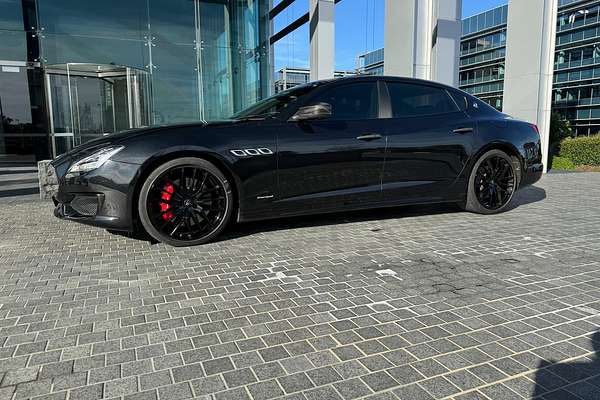 2018 Maserati Quattroporte GTS GranSport Nerissimo Edition M156