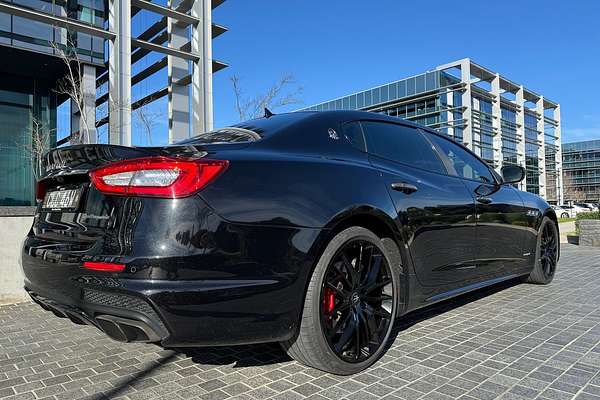 2018 Maserati Quattroporte GTS GranSport Nerissimo Edition M156