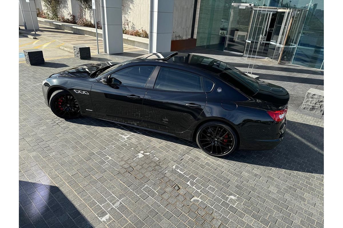 2018 Maserati Quattroporte GTS GranSport Nerissimo Edition M156