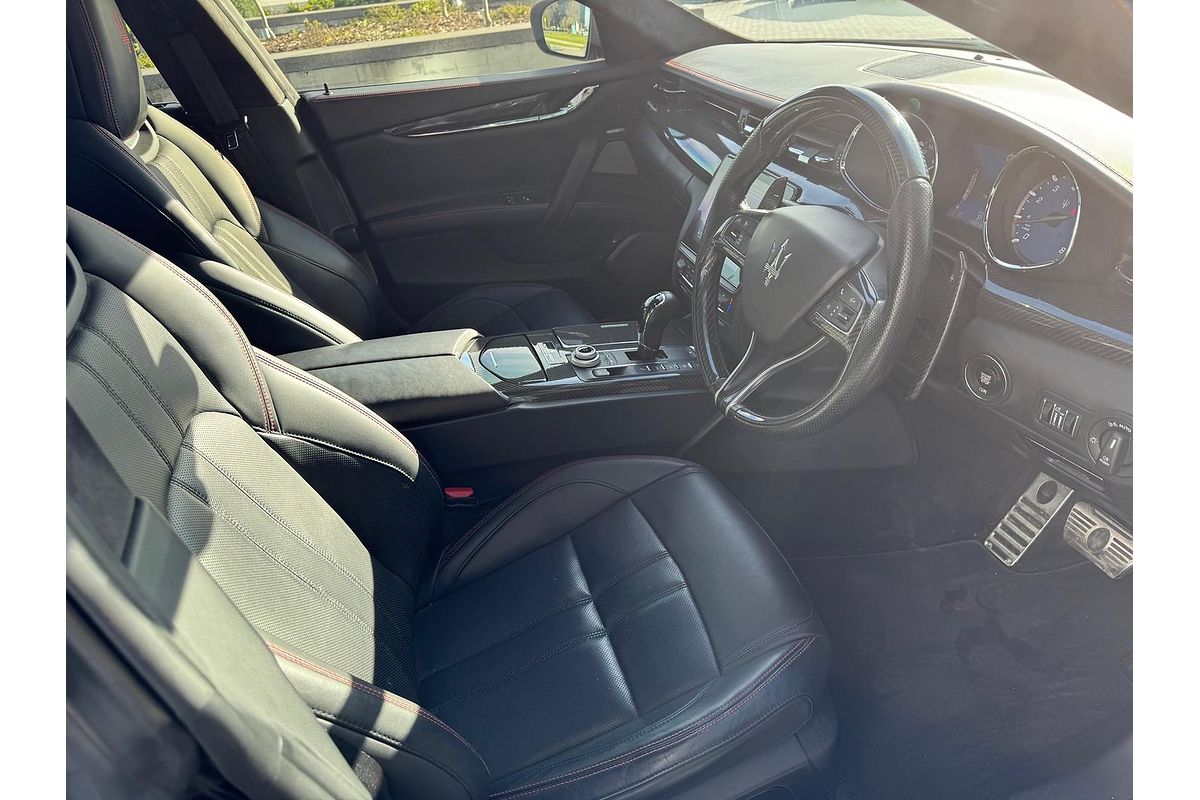 2018 Maserati Quattroporte GTS GranSport Nerissimo Edition M156