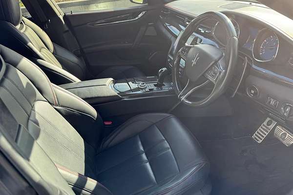 2018 Maserati Quattroporte GTS GranSport Nerissimo Edition M156
