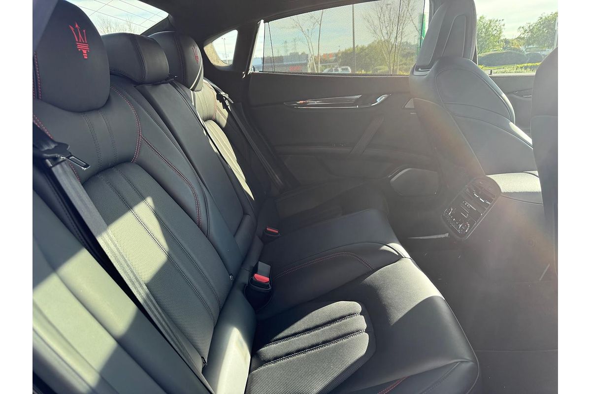 2018 Maserati Quattroporte GTS GranSport Nerissimo Edition M156