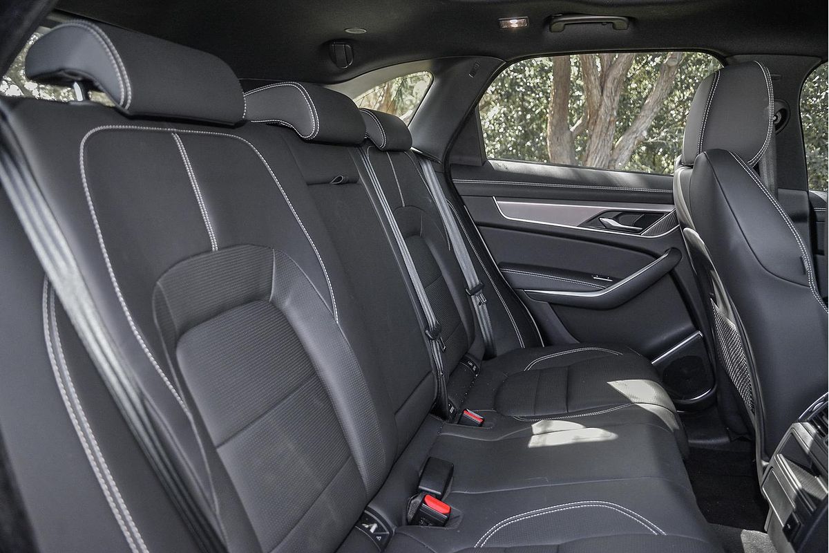 2023 Jaguar F-PACE P250 R-Dynamic SE X761