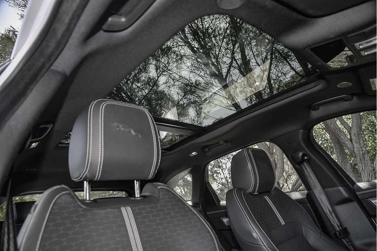 2023 Jaguar F-PACE P250 R-Dynamic SE X761