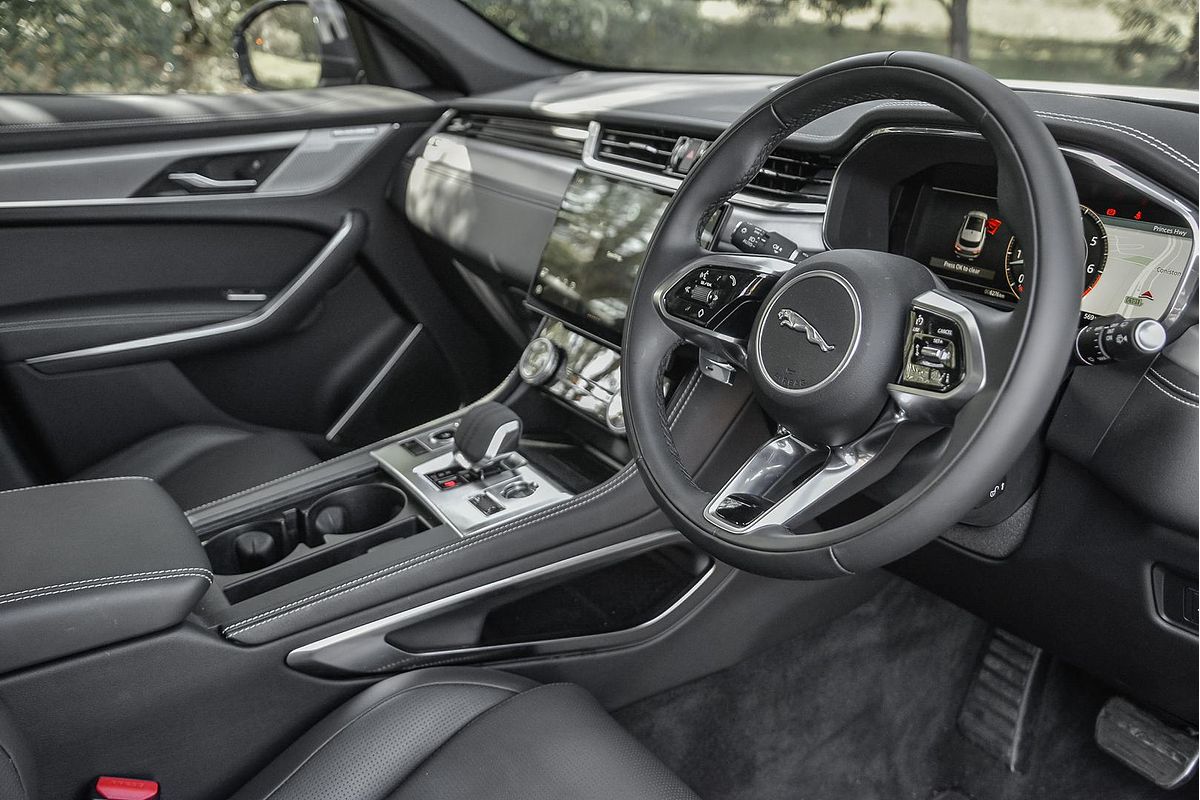 2023 Jaguar F-PACE P250 R-Dynamic SE X761