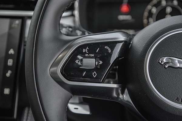 2023 Jaguar F-PACE P250 R-Dynamic SE X761