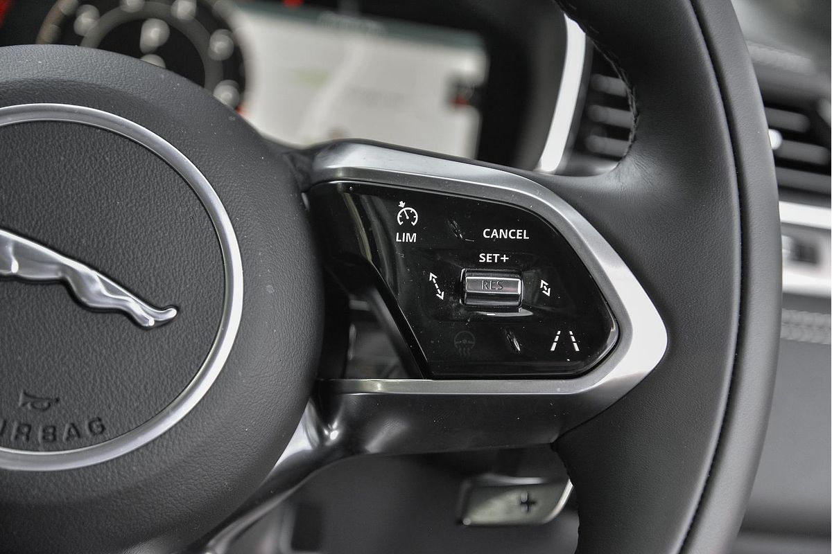 2023 Jaguar F-PACE P250 R-Dynamic SE X761