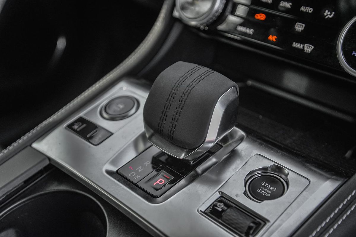 2023 Jaguar F-PACE P250 R-Dynamic SE X761