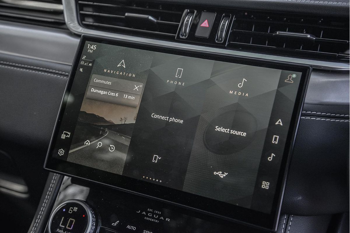 2023 Jaguar F-PACE P250 R-Dynamic SE X761