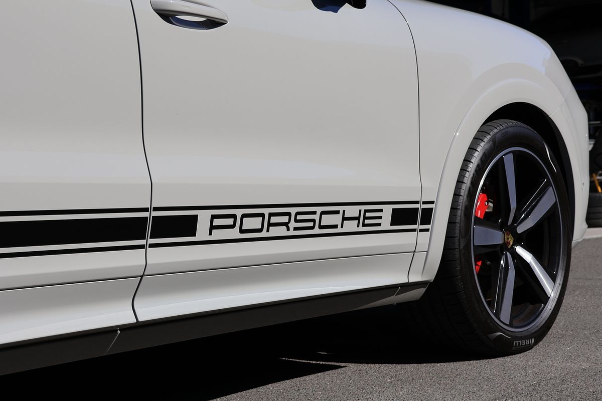 2023 Porsche Cayenne S 9YA II