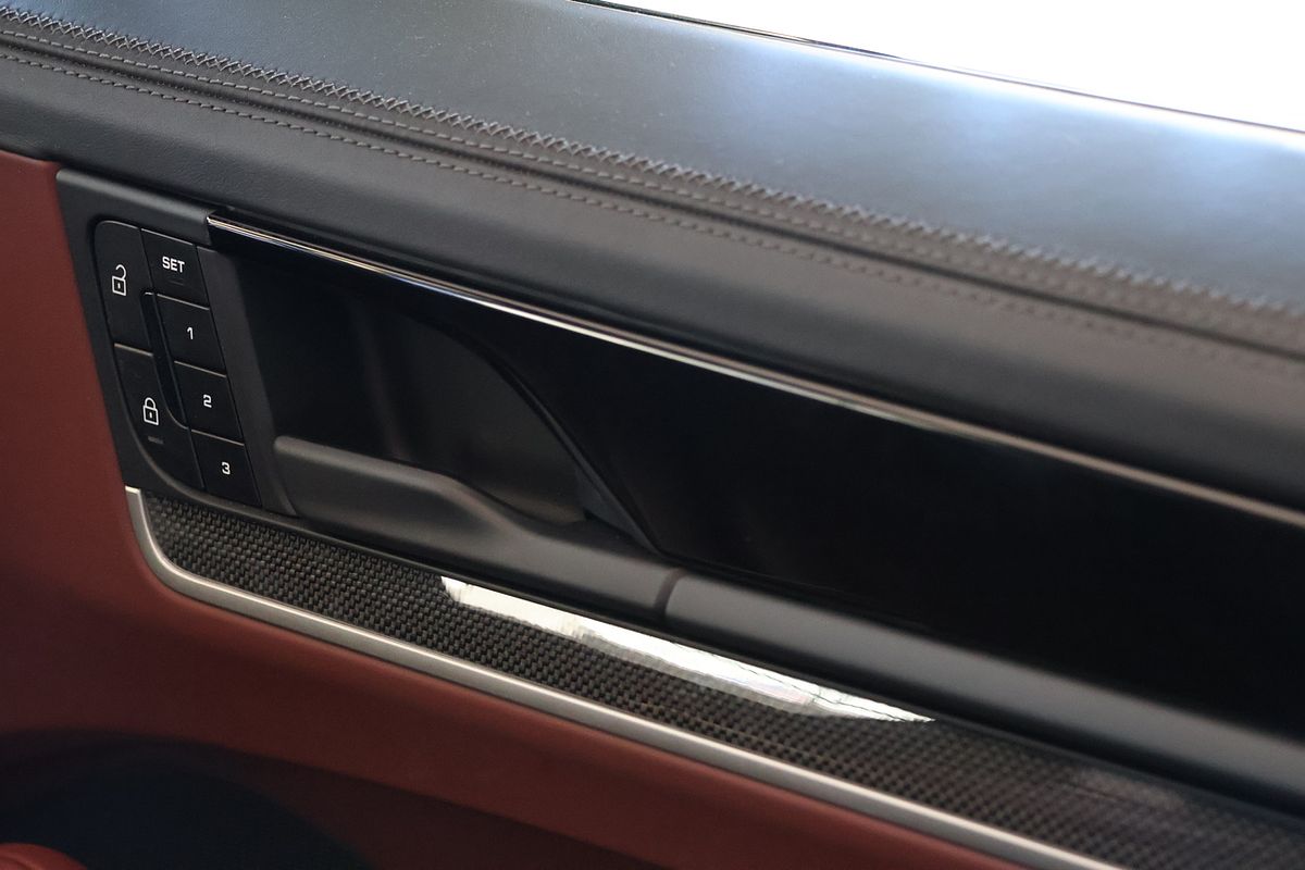 2023 Porsche Cayenne S 9YA II