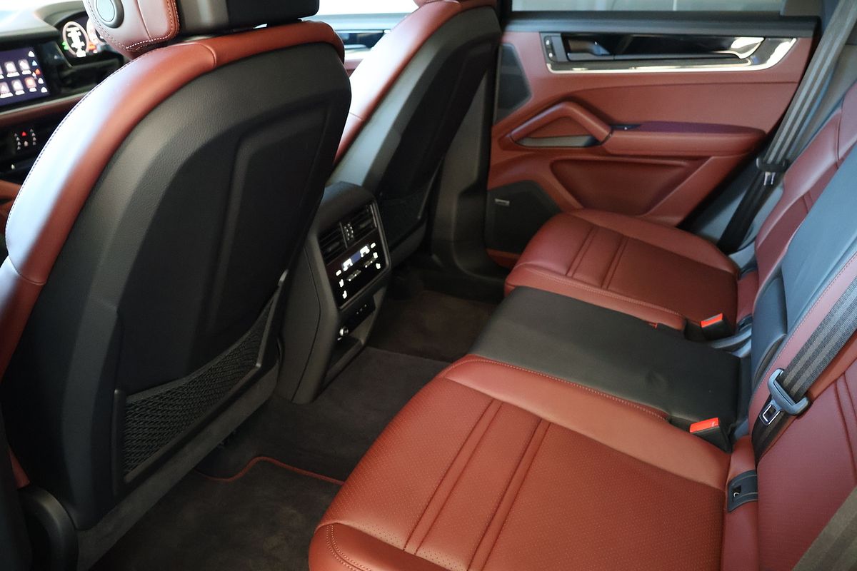 2023 Porsche Cayenne S 9YA II