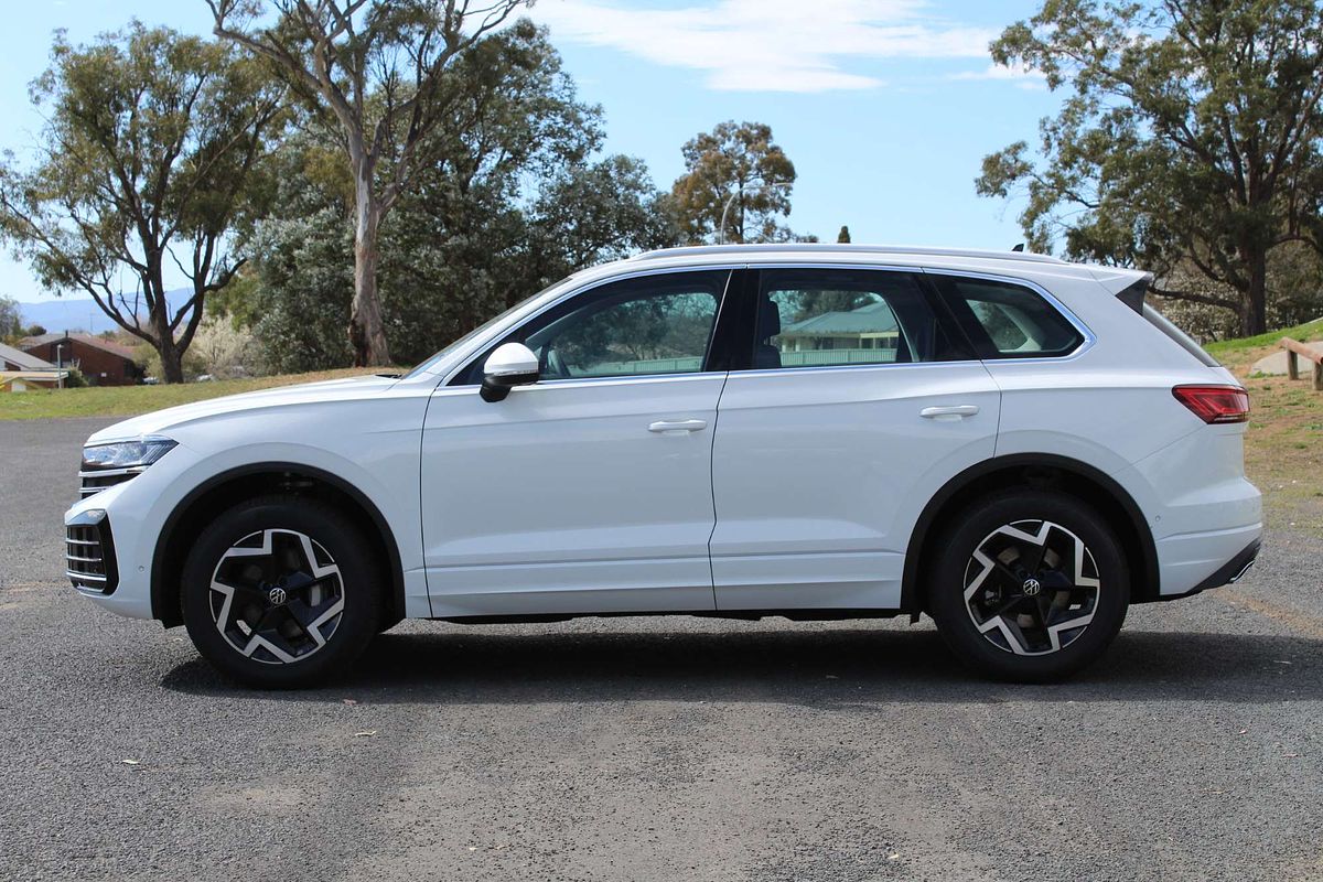 2024 Volkswagen Touareg 170TDI RC
